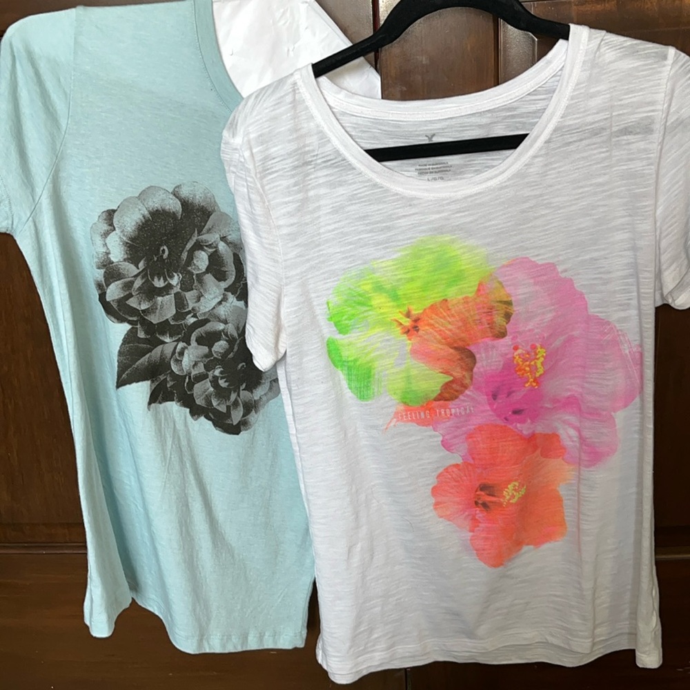 Set of 2 Size Large Floral Tees